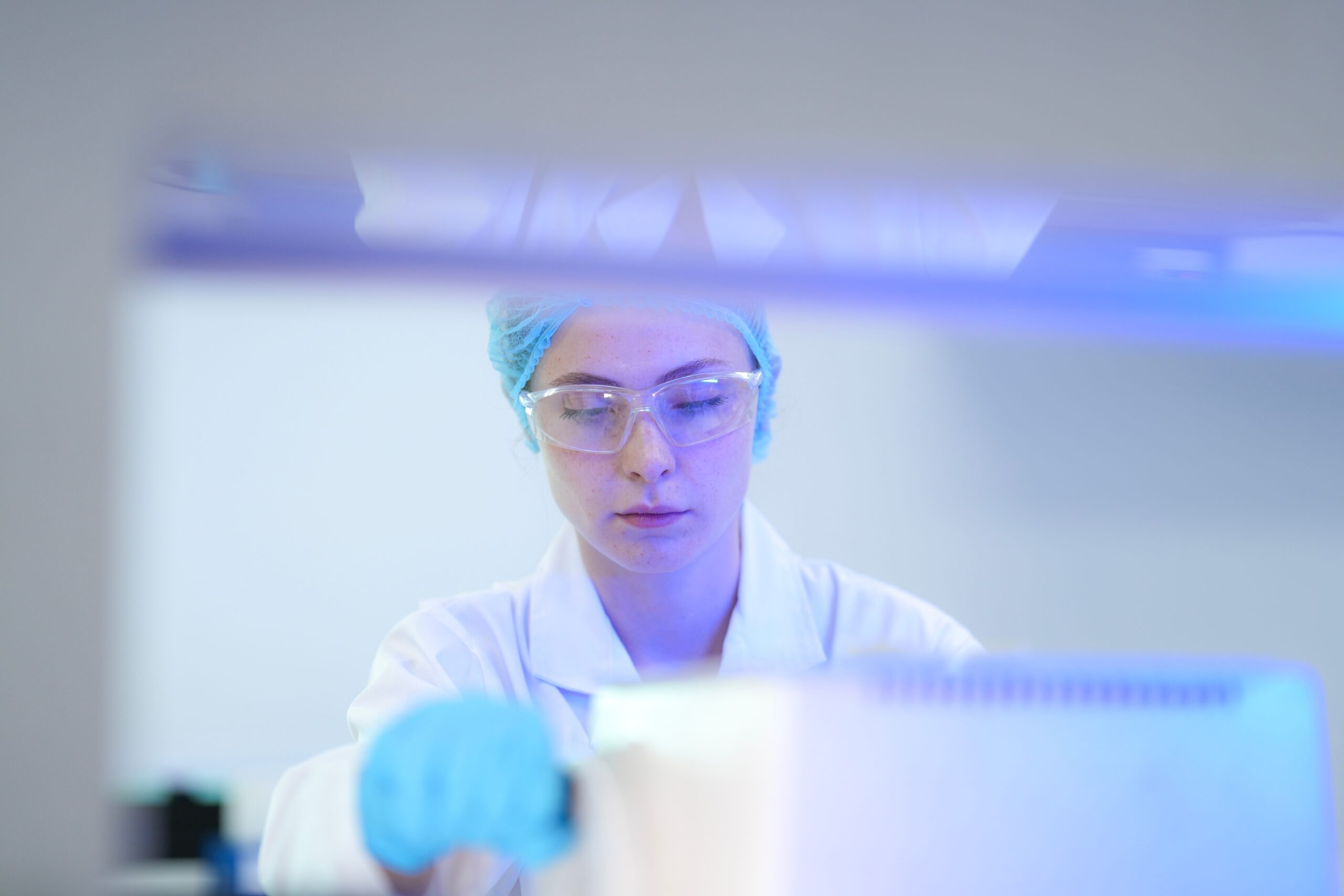 Using bioprocess containers for cell analysis